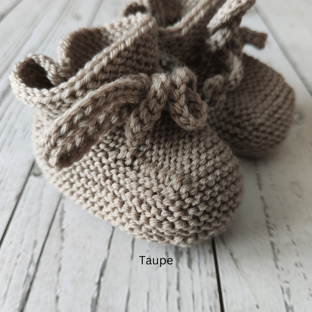 Babyschuhe handgestrickt taupe