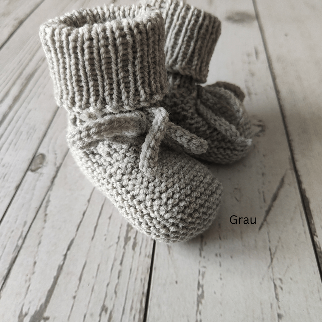 Babyschuhe handgestrickt grau