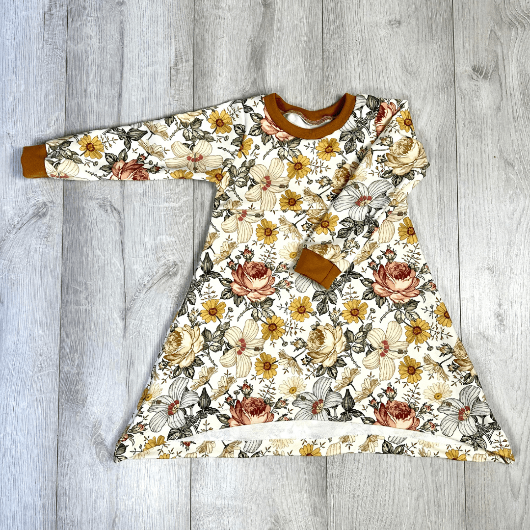 weiss mit zarten Blumen