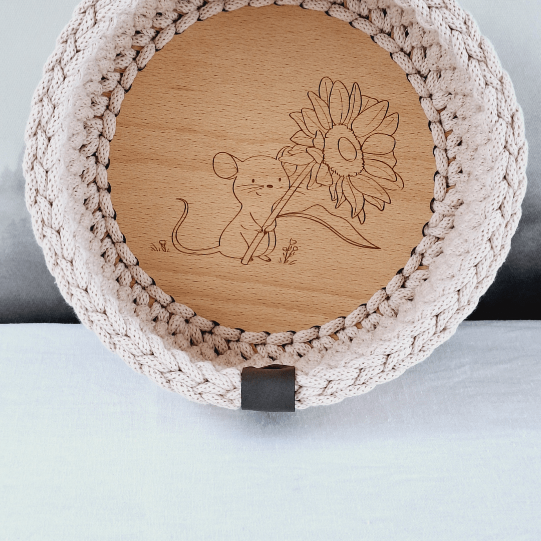 beige Korb mit Gravur Maus