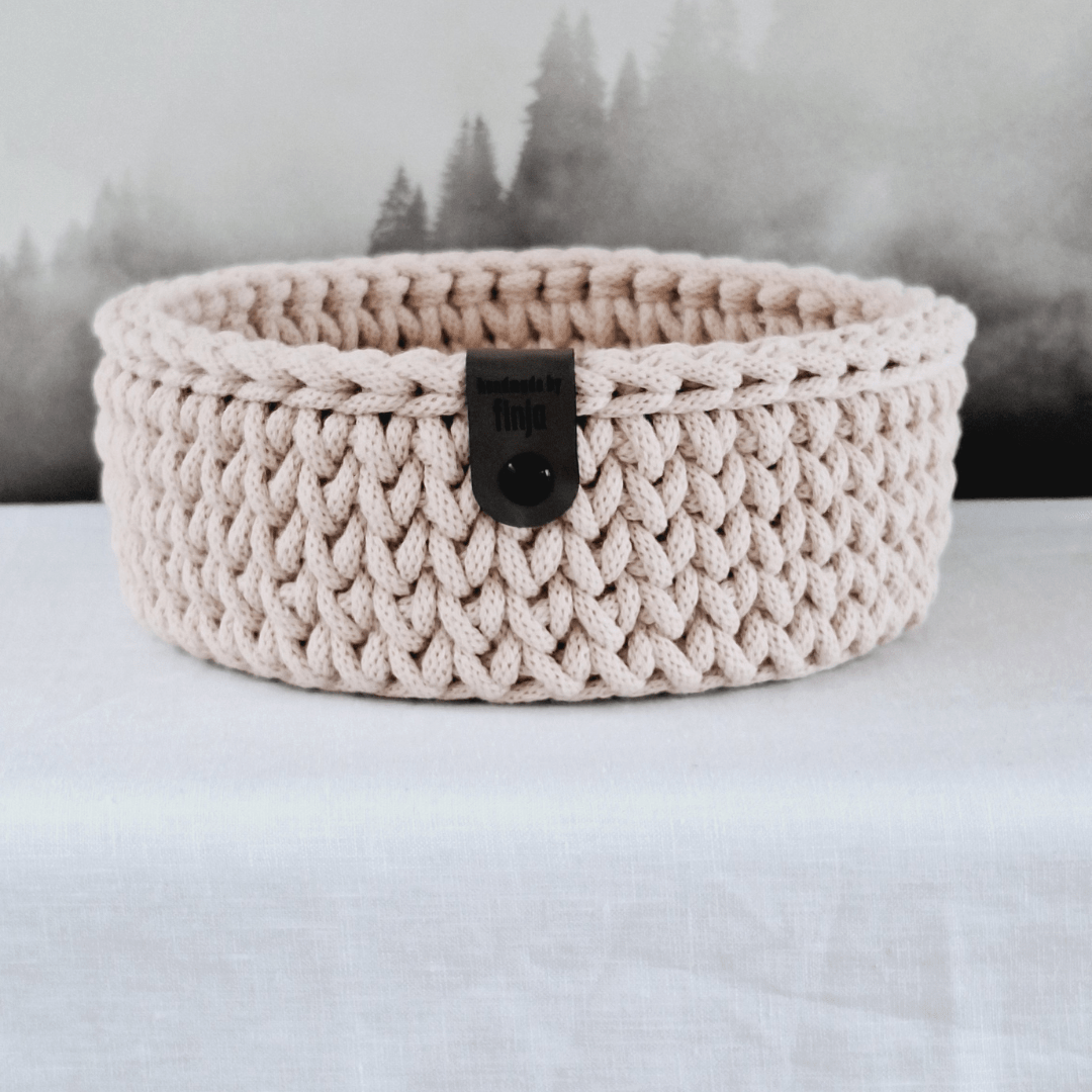 beige weisser Korb handgemacht